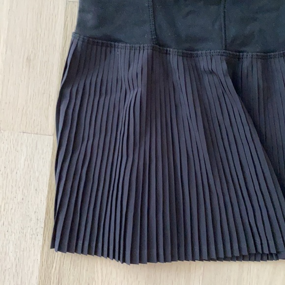 Lululemon Black Workout Top - Picture 2 of 7